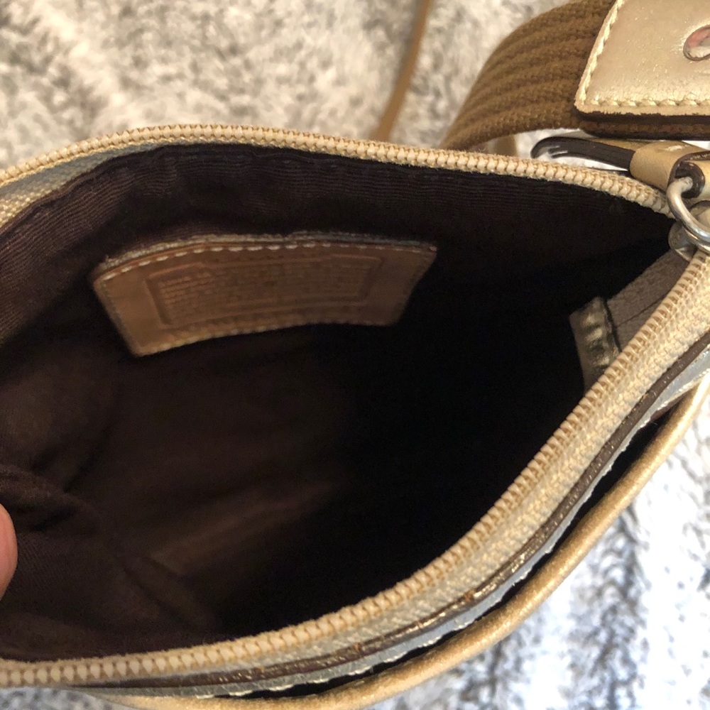 Coach Signature Crossbody - Picture 5 of 9